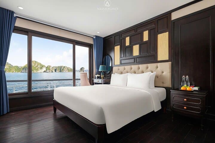Halong Bay 2-Day Cruise: Kayak, Swim and Cave Explore from Hanoi