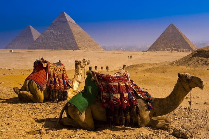 Half-Day Guided Tour: Pyramids of Giza, Sphinx & Lunch photo 4
