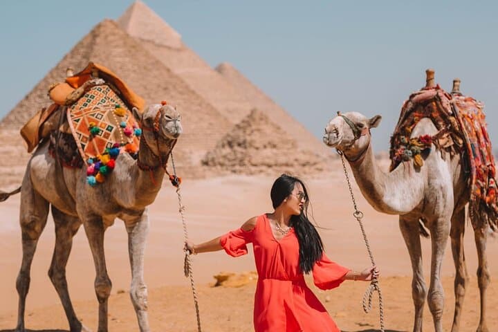 Camel Ride Around Giza Pyramids: 2-Hour Private Experience