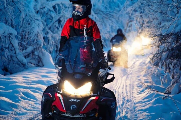 Small-Group Snowmobile Tour in Sinettä Wilderness (3 Hours) photo 6