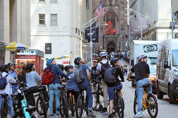 9-Mile NYC Highlights Bike Tour from Brooklyn Bridge to Times Square photo 1