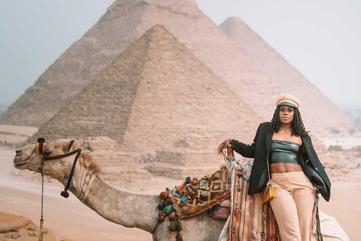 Private Giza Pyramids & Sphinx Photo Tour with Professional Photographer
