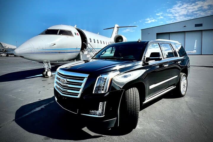 Private SUV Limo Services in Miami: Luxury Ground Transfers & Hourly Chauffeur photo 2
