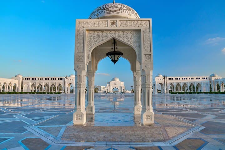 Abu Dhabi Half-Day: Sheikh Zayed Grand Mosque, Qasr Al Watan & Etihad Towers photo 3