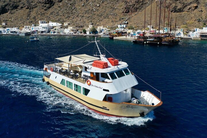 Santorini Full-Day Volcano Cruise, Hot Springs and Oia Sunset photo 5