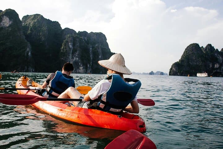 Halong Bay 5-Star Day Cruise: Buffet, Kayaking, Sung Sot Cave & Jacuzzi photo 3