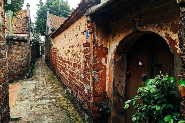 Hanoi Ancient Villages & Traditional Crafts Private Day Tour photo 6
