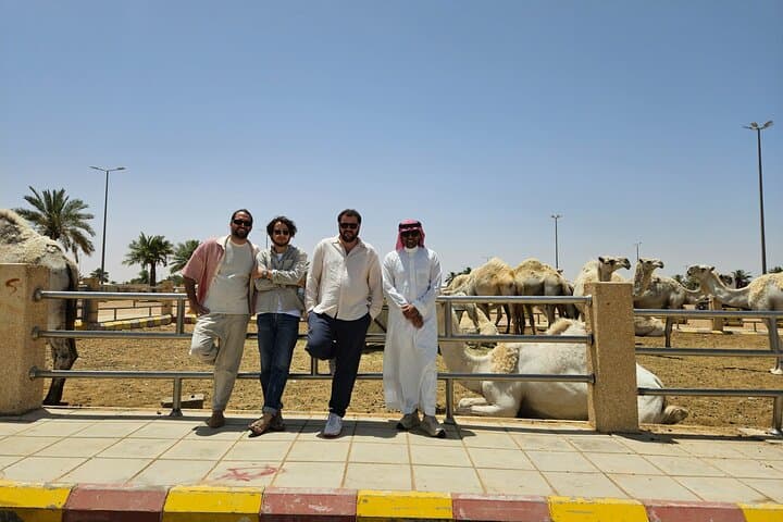 Qassim Province Camel & Dates Private Day Tour — Buraydah and Unaizah Markets photo 4
