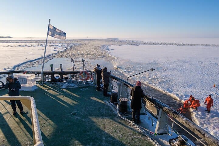 Icebreaker Sampo Cruise from Kemi: Ice Floating, SnowExperience365 & Lunch photo 5