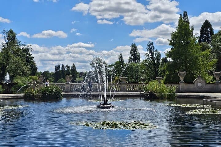 Royal Kensington Walking Tour: Kensington Palace, V&A & Garden Strolls photo 6
