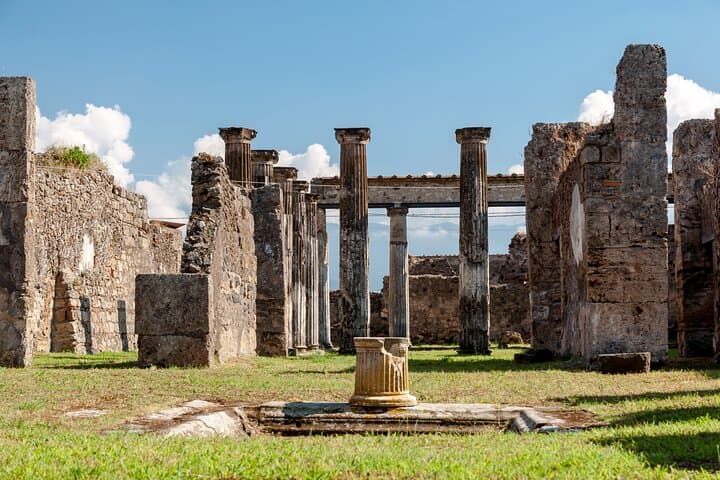 Day Trip from Rome: Pompeii, Amalfi Coast & Positano Small-Group Tour photo 4