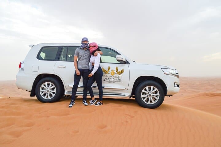 Dubai Desert Safari: 4x4 Dune Bashing, Sandboarding & Bedouin Dinner