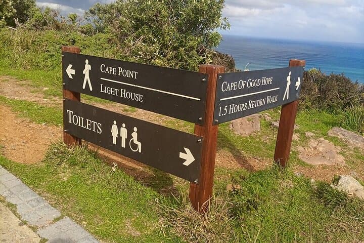 3-Day Cape Town: Cape Peninsula, Robben Island & Winelands Tour photo 3