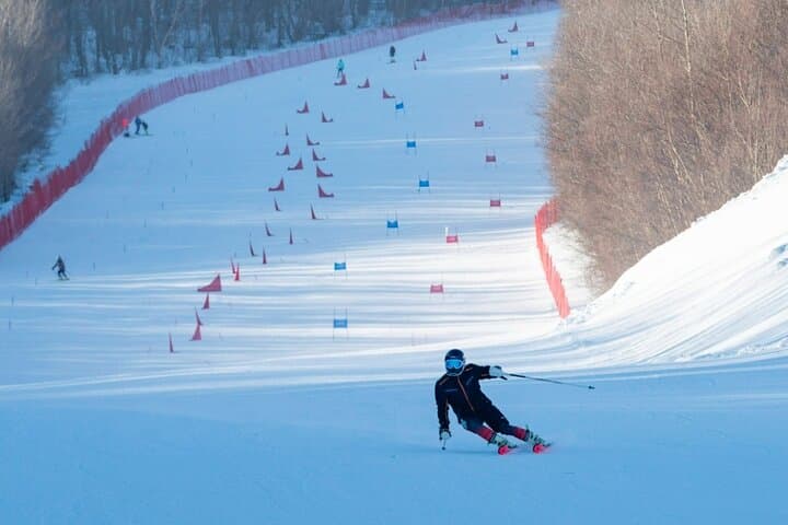 Private Day Ski Trip to Jihua Ski Resort from Harbin — Beginner-Friendly Slopes & Gear Included photo 4