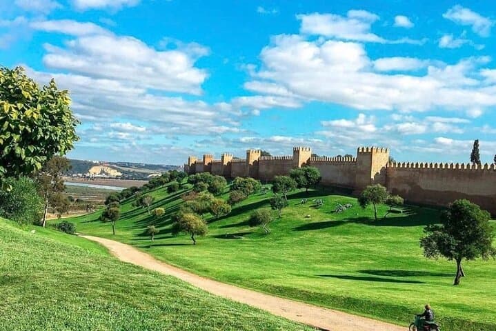 Eight-Day Morocco Roadtrip: Casablanca to Chefchaouen, Merzouga & Marrakech photo 3