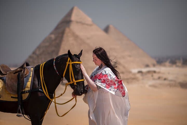 Women-Led Private Tour: Pyramids of Giza & Great Sphinx Experience photo 2