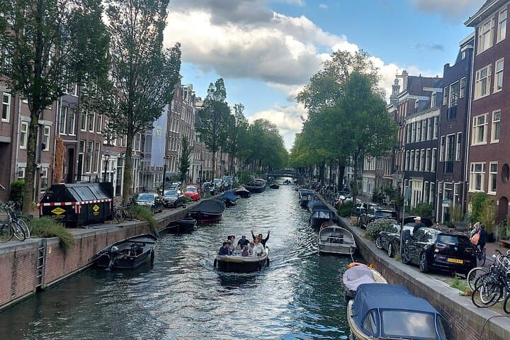 Amsterdam Private Guided Walking Tour with Local Dutch Guide photo 5