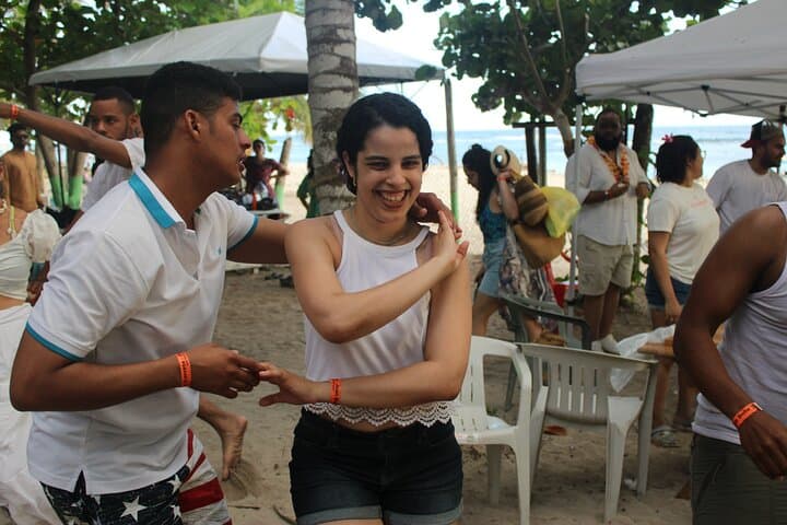 Santo Domingo Dance Experience: Salsa, Bachata & Merengue Lessons photo 3