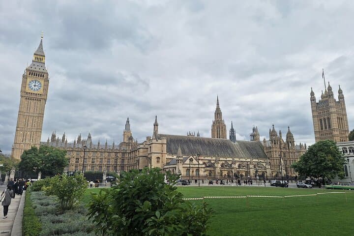Buckingham Palace to Big Ben: 2-Hour London Walking Tour photo 4