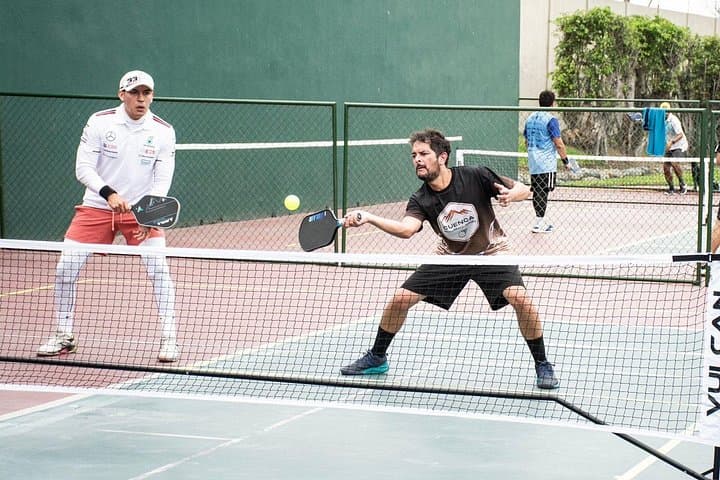 Play Pickleball on the Equator: Quito Morning and Afternoon Social Sessions photo 2