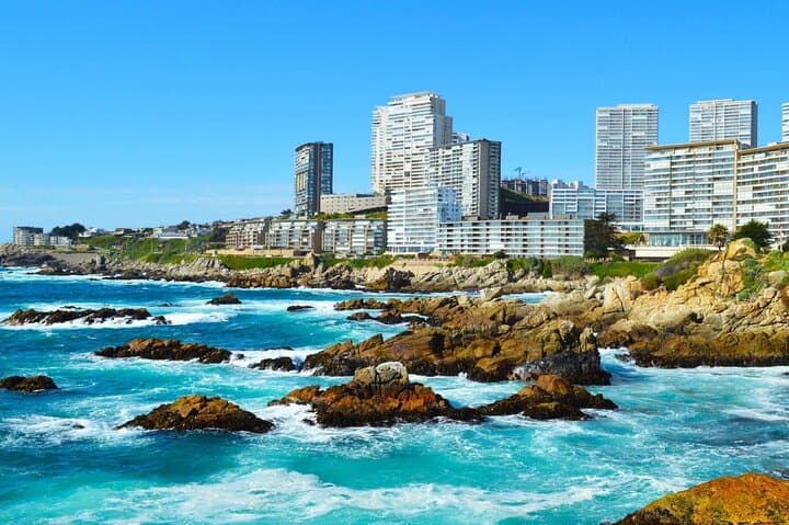 Coastal Colors: Full-Day Tour of Valparaíso & Viña del Mar from Santiago