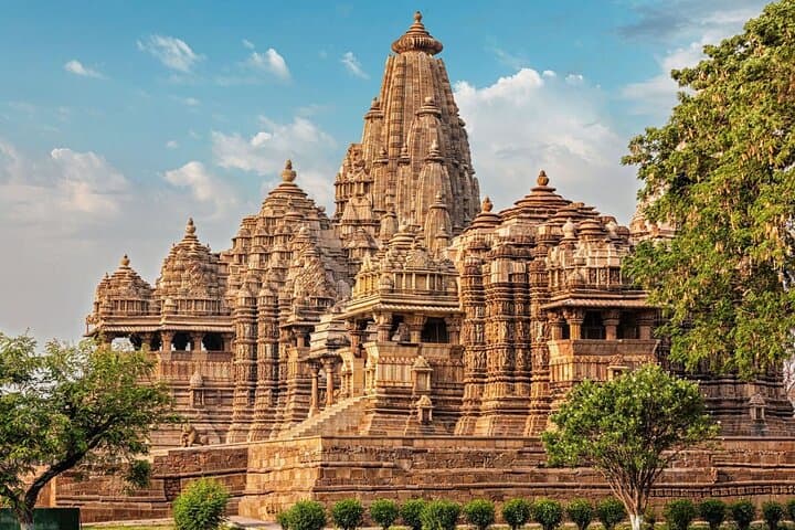 Private 4-Day Taj Mahal and Khajuraho Temple Tour from Delhi