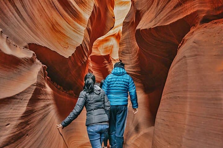 Antelope Canyon & Horseshoe Bend Day Tour from Las Vegas — Guided Golden Hour Slot Canyon Experience