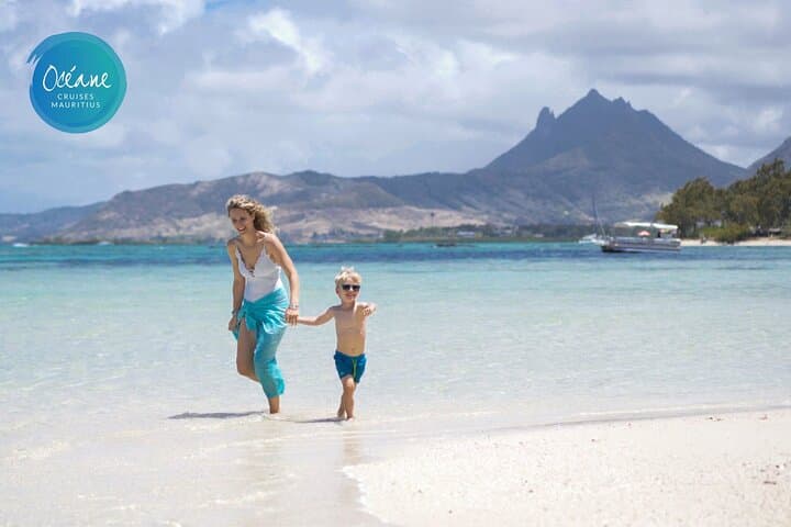 Private Pontoon Cruise to 5 Islands & Blue Bay Marine Park (Mauritius) photo 6