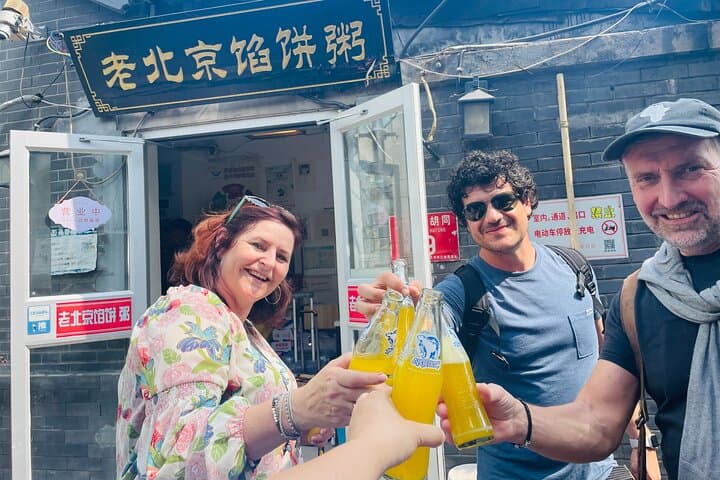 Bite and Stroll: Old Town Beijing Brunch & Hutong Bike Tour