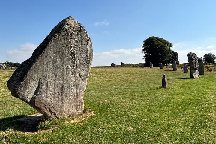 Avebury Stone Circles and Cotswold Villages: Day Trip from Bath