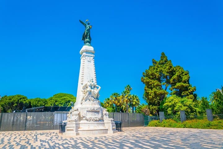 Explore Nice Old Town: Private Highlights & Hidden Gems Walking Tour photo 3