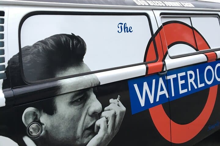 Waterloo Music Saunter: Austin Downtown Walking Tour of Venues, Murals & Bats