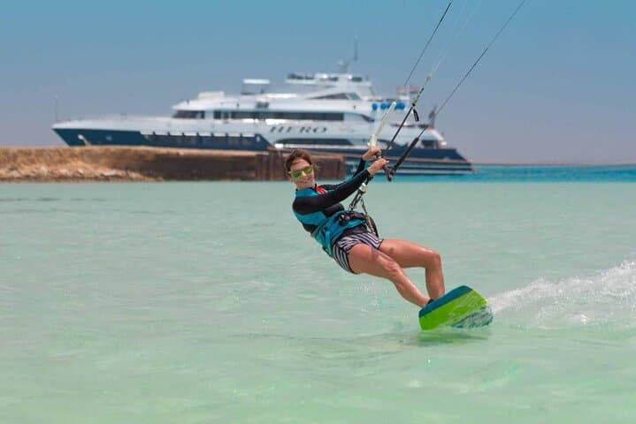 Advanced Kite Surfing Lesson in Hurghada: 3‑Hour Private Coaching with Transfer photo 2