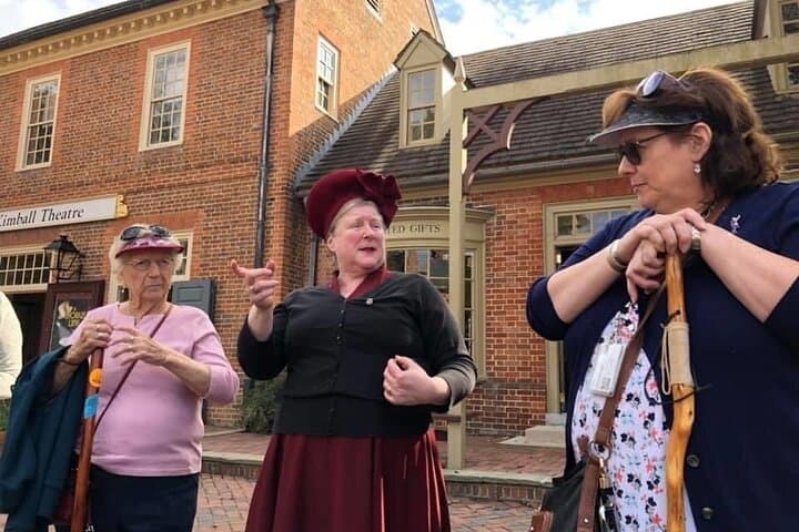 WWII-Era Christmas on the Homefront: A Guided Character Walk in Williamsburg