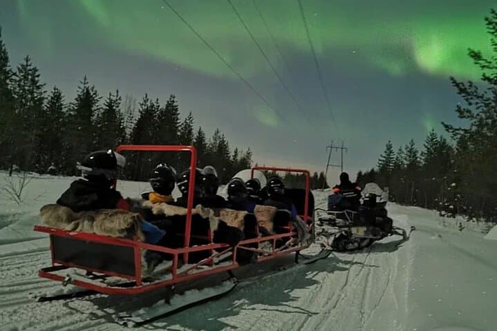 Midnight Sledge Ride to See the Northern Lights in Levi photo 6