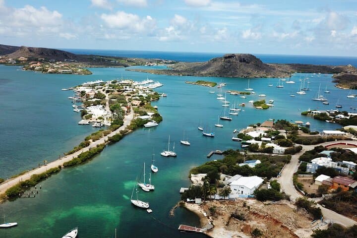 Private Boat Trip in Curaçao: Snorkel the Tugboat Wreck & Spanish Waters (3–4H) photo 3