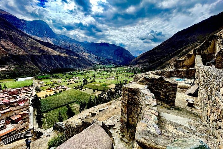 Two-Day Train Tour to Sacred Valley and Machu Picchu — Train, Hike & Sunrise at the Citadel photo 2