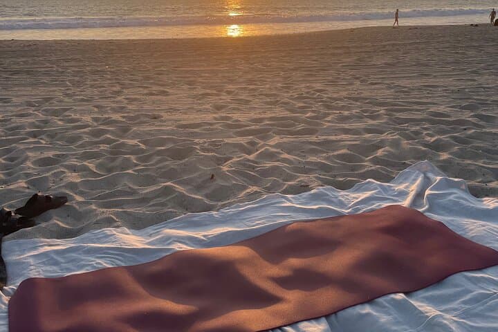 Stretch and Sip: Oceanside Yoga & Fresh Juice at Santa Monica's Tower 24 photo 5