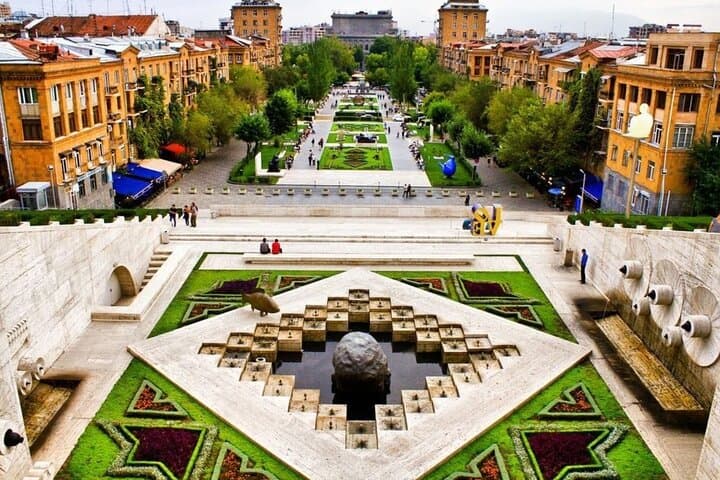 Yerevan in Hours: Layover City Highlights Tour from Zvartnots Airport