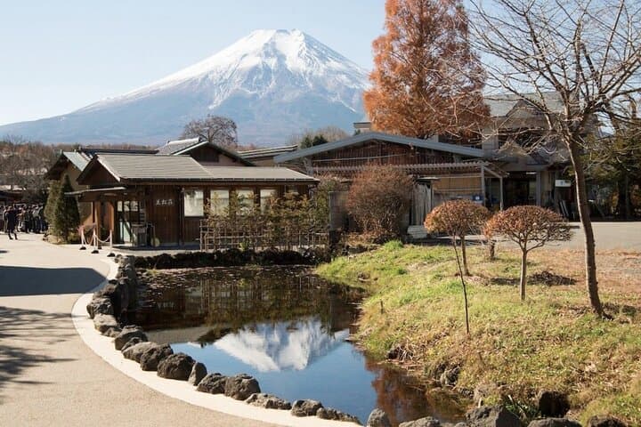 Mount Fuji Day Tour: Oshino Hakkai, 5th Station & Hot Springs photo 5