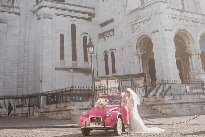 Paris Pink 2CV Night Tour with Champagne: Eiffel Lights & Champs-Élysées Photo Stops photo 6