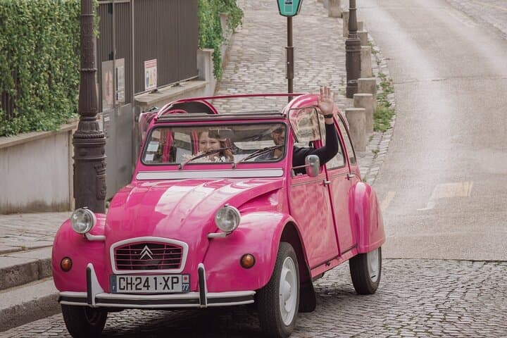 Paris Pink 2CV Night Tour with Champagne: Eiffel Lights & Champs-Élysées Photo Stops photo 5