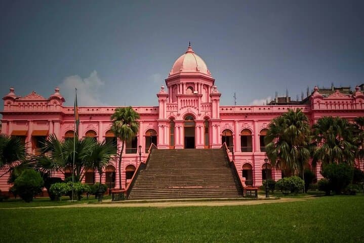Full-Day Old Dhaka Heritage Tour: Rickshaws, Rowboats & Mughal Forts
