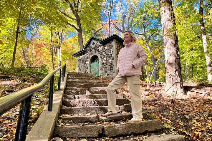 Guided Mount Royal Park Nature Walk — Montreal Day Hike & City Views photo 2
