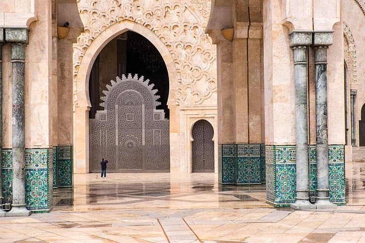 Casablanca Private Guided Tour with Hassan II Mosque & Old Medina photo 1