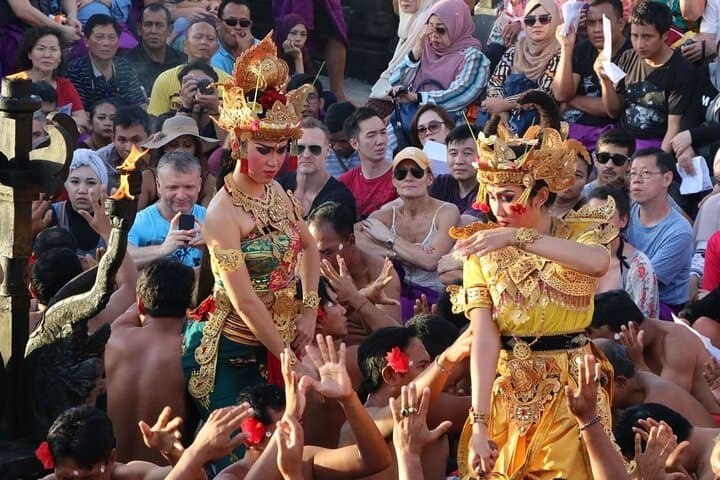 Uluwatu Sunset & Kecak Fire Dance with Jimbaran Seafood Dinner photo 3