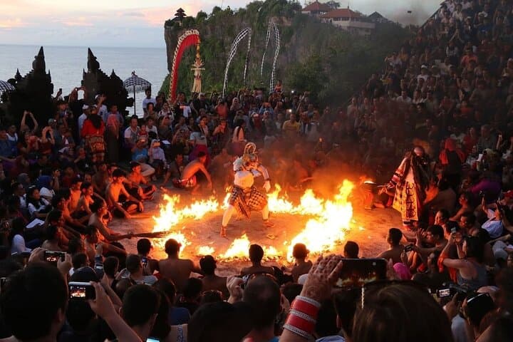 Uluwatu Sunset & Kecak Fire Dance with Jimbaran Seafood Dinner photo 2