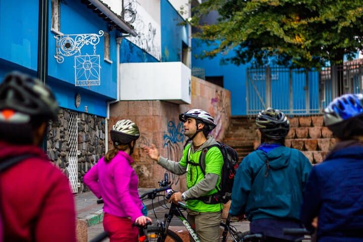 Santiago City Highlights Bike Tour: Forestal Park to La Moneda photo 5