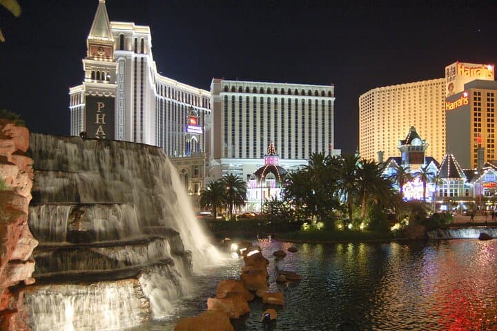 Famous Las Vegas Tour: Two-Hour Private Strip Sightseeing Experience photo 5