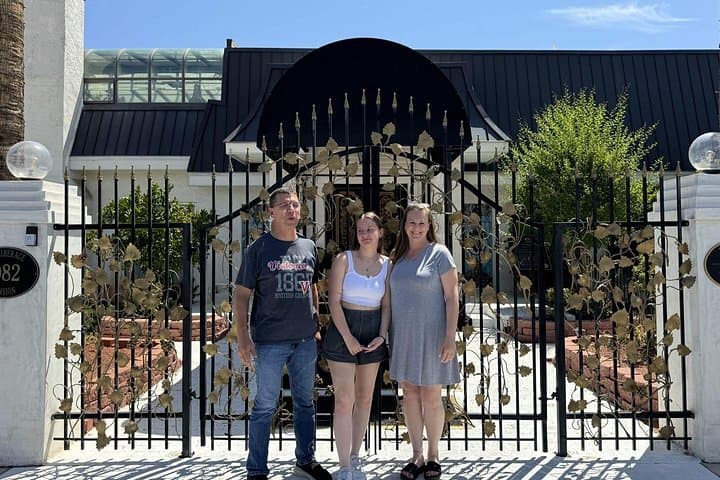 Private Celebrity Homes Driving Tour in Las Vegas — Michael Jackson to Siegfried & Roy photo 1